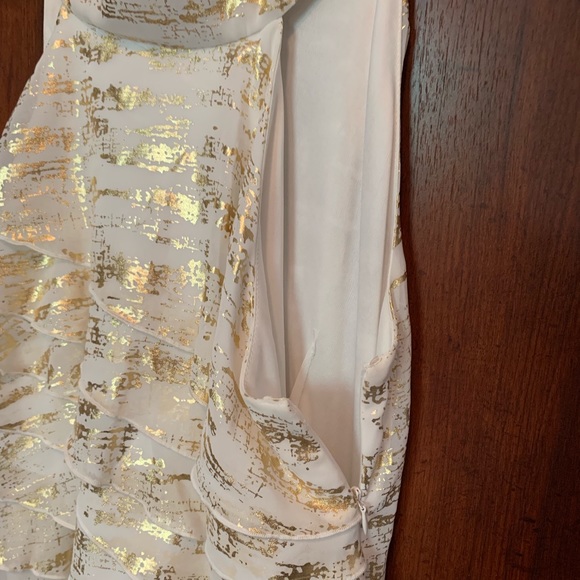 Gorgeous Ruffled Tank Top - Picture 3 of 4